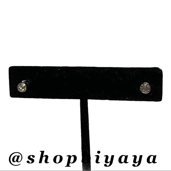 So Silver Tone Simple Minimalist Stud Earrings Set - Picture 11 of 13